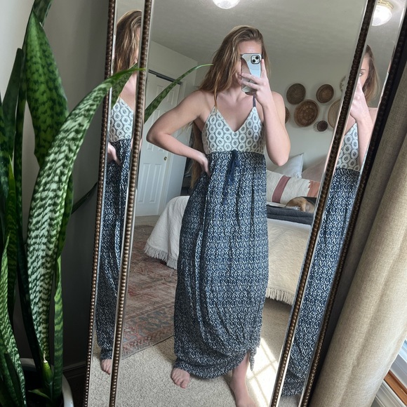 Boutique Maxi Dress Boho Lace Flowy Style Cross-back - Picture 1 of 4